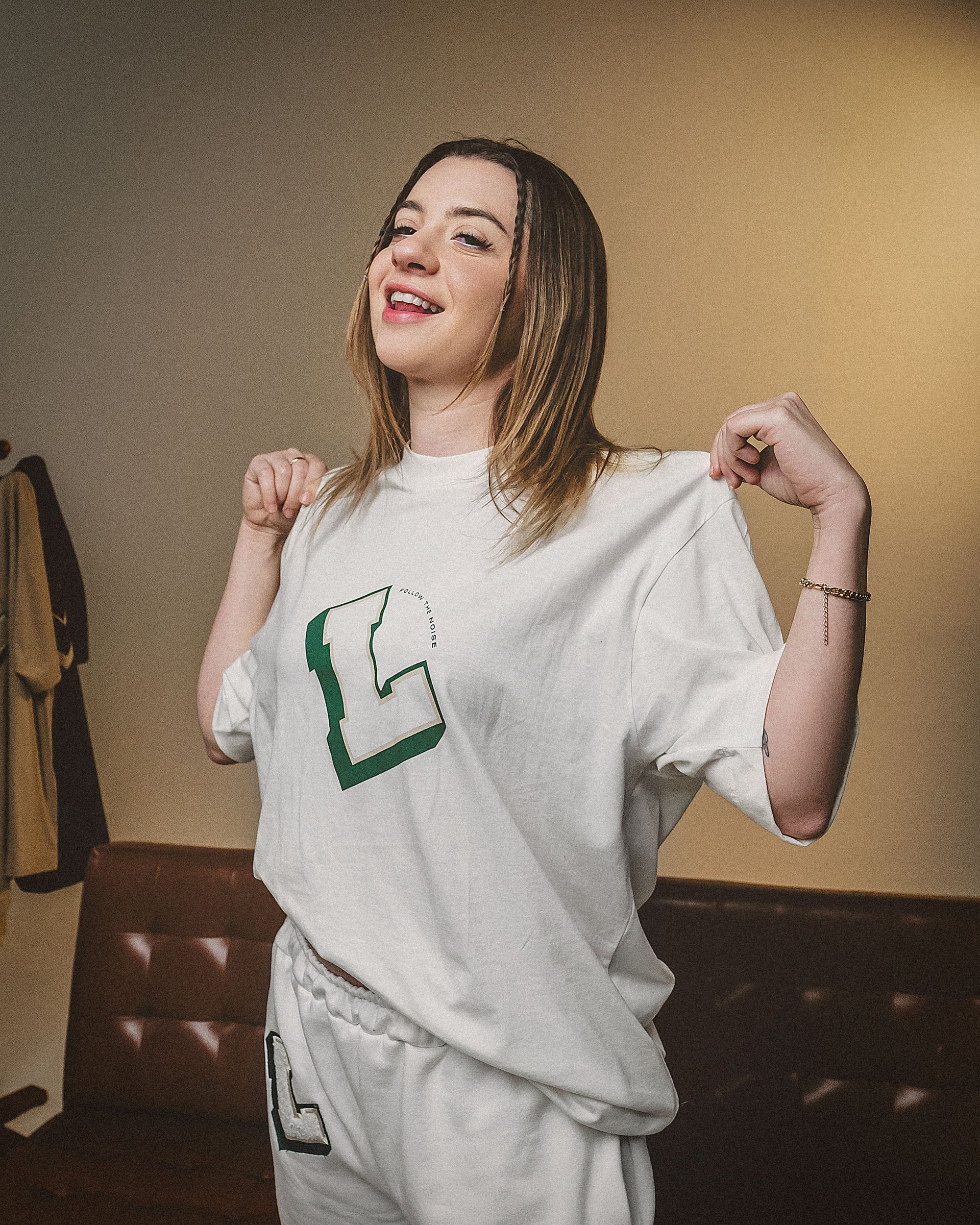 Camiseta Oversized "L" - Branca