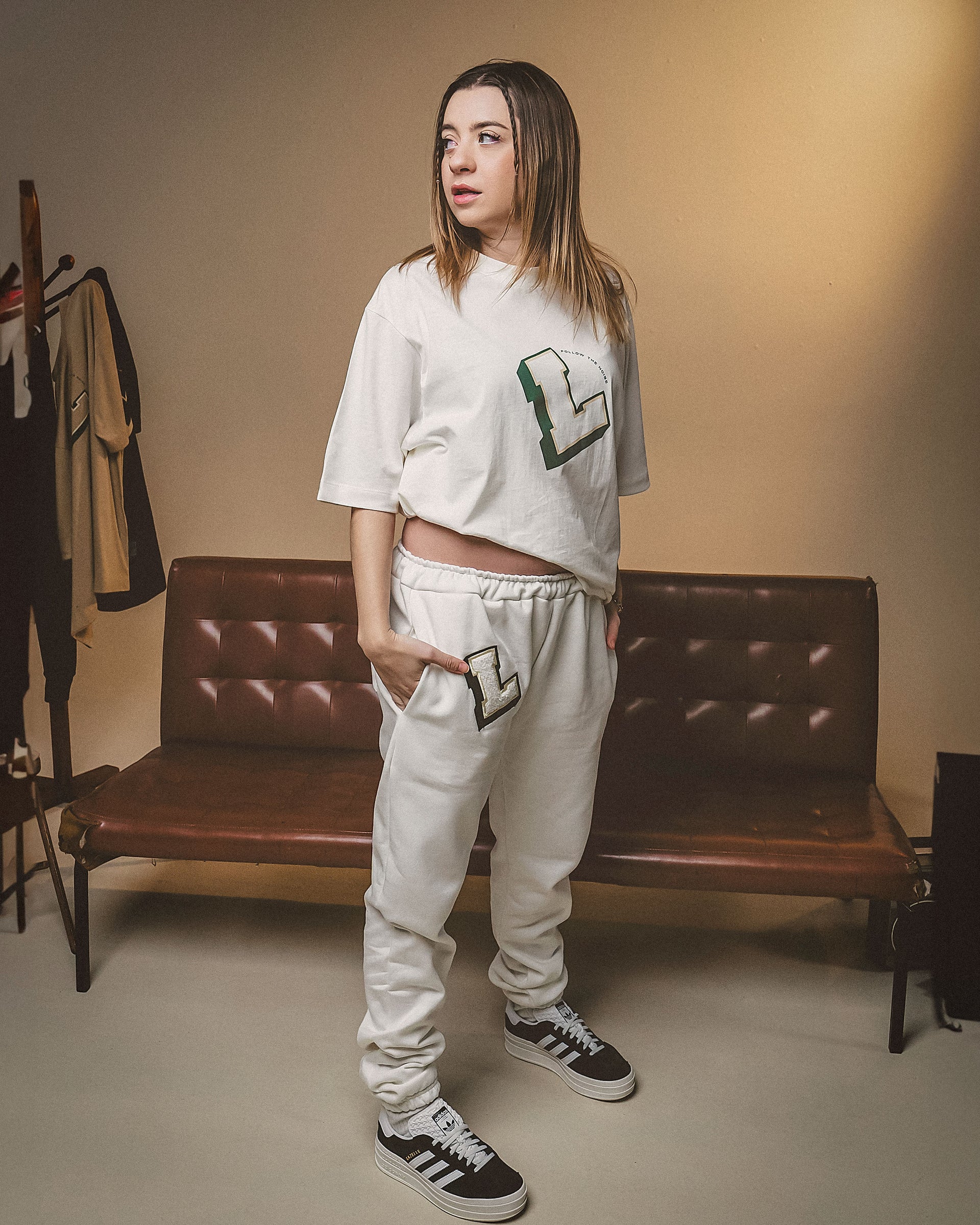 Camiseta Oversized "L" - Branca